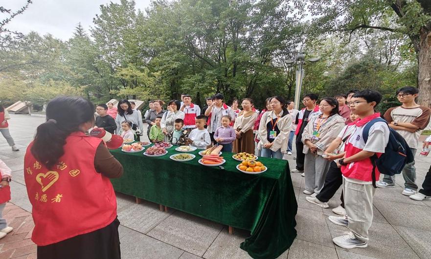 学院环小青志愿服务队赴宝鸡市植物园开展志愿服务工作 学院环小青志愿服务队赴宝鸡市植物园开展志愿服务工作